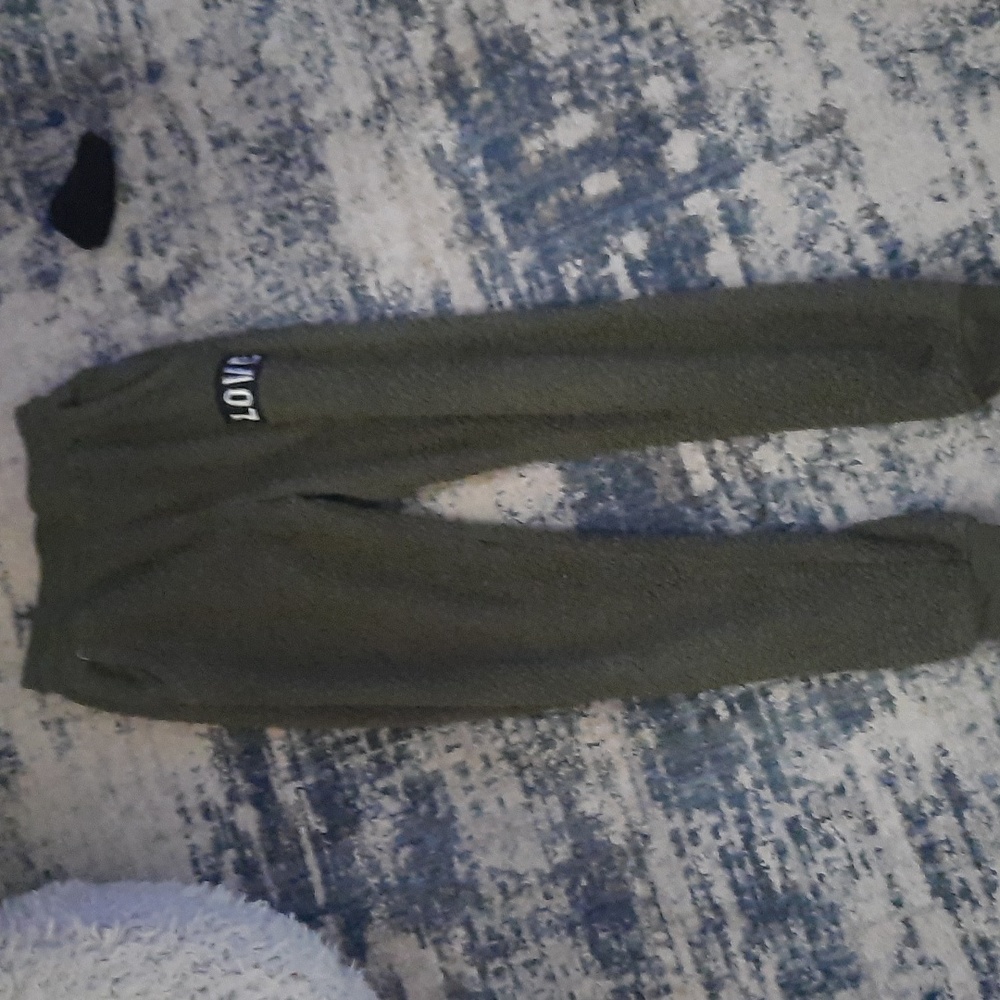 No boundaries, small, green fuzzy sweatpants